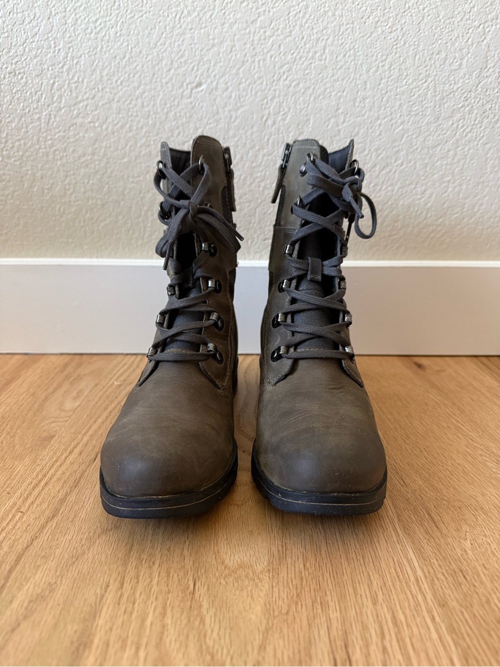 Sorel Emelie Conquest Leather Waterproof Lace Up Boots Gray Brown Size 8 - Picture 5 of 11
